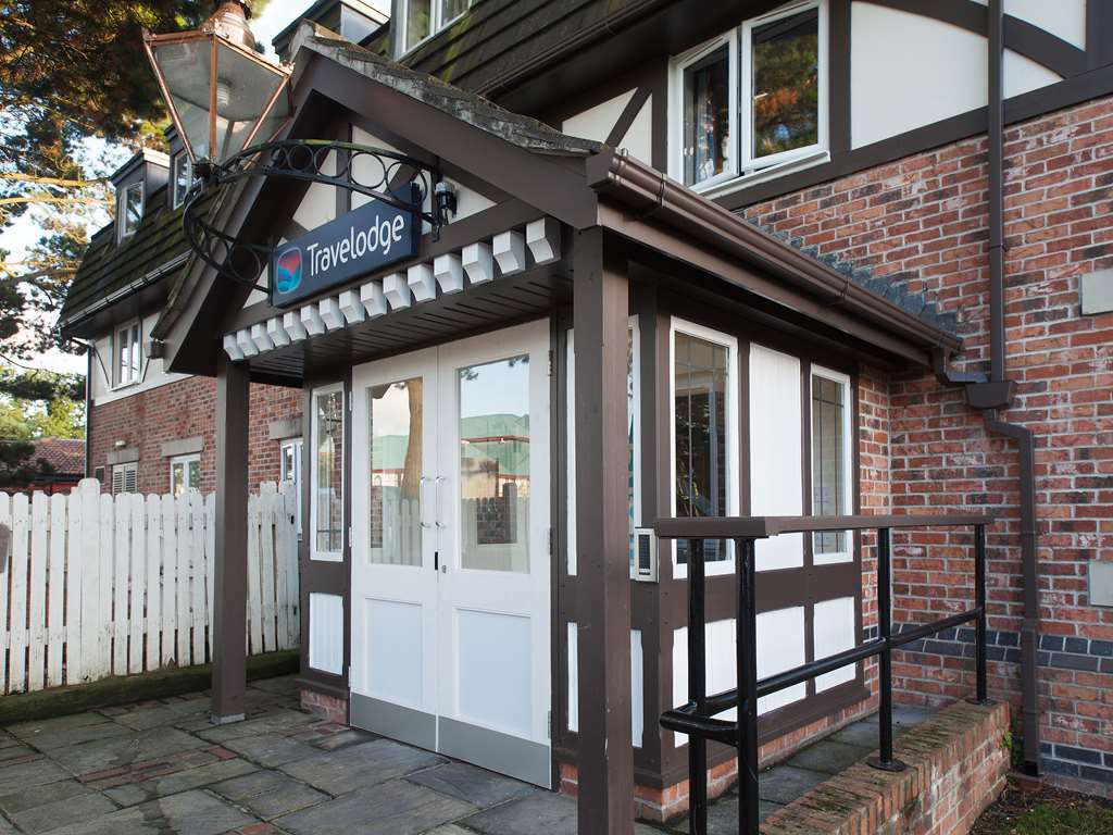 Travelodge Bournemouth Cooper Dean Εξωτερικό φωτογραφία